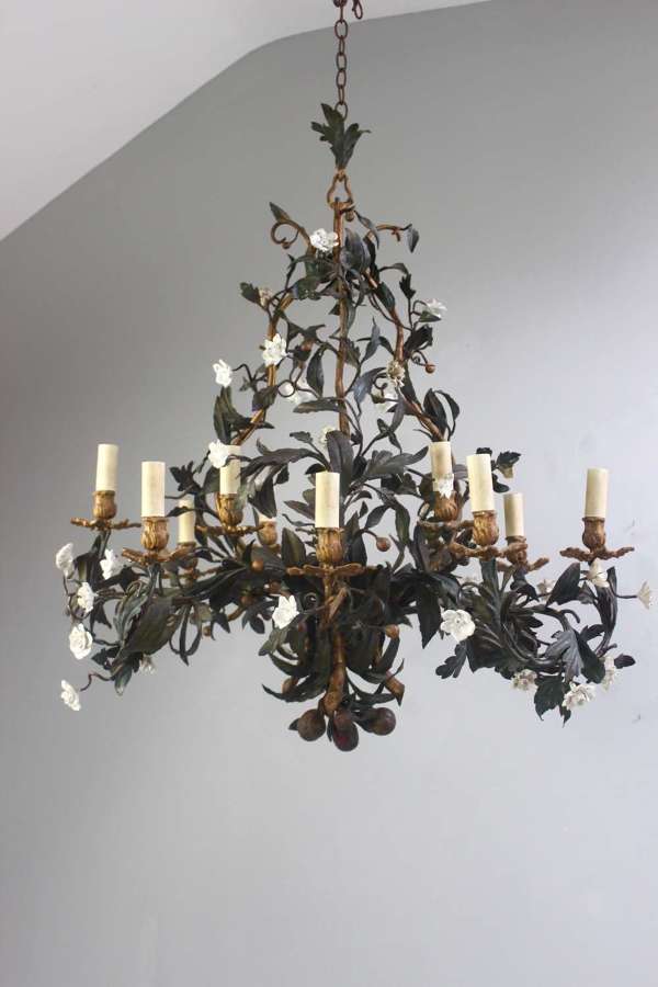 Magnificient Italian antique chandelier with leaves and flowers