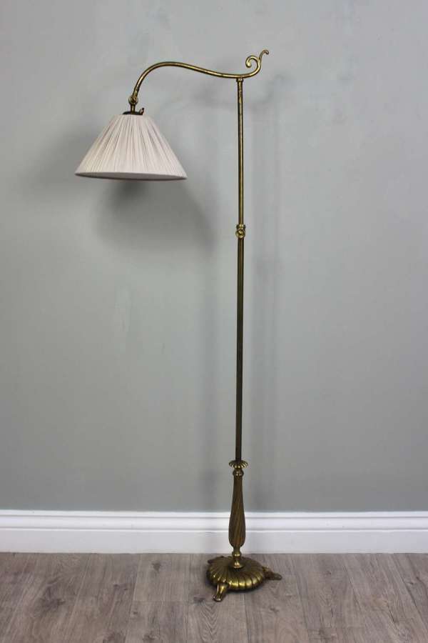 Slim profile  adjustable height reading lamp